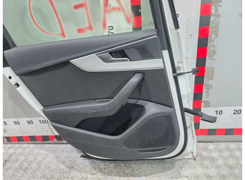Обшивка двери задней левой (дверная карта) к Audi A4, 2021г.