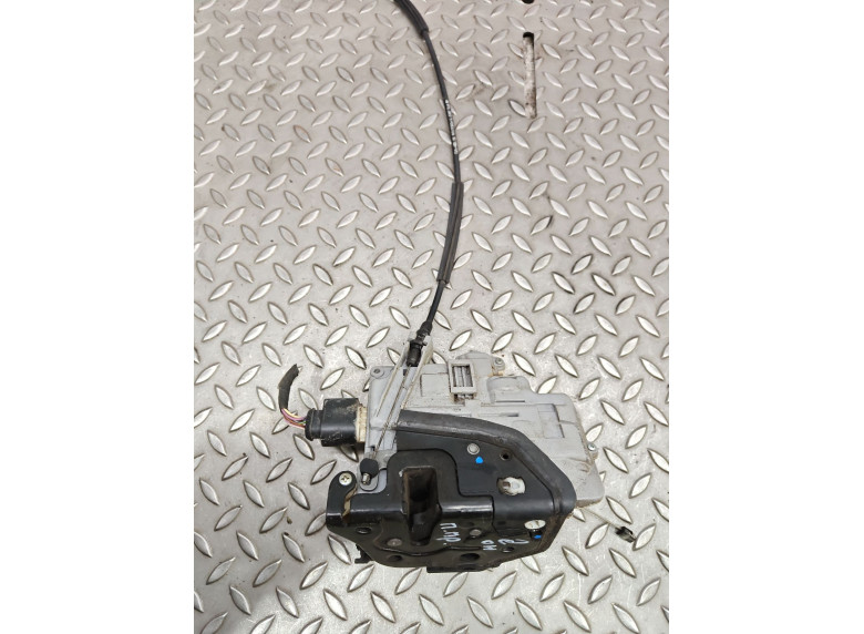 Замок двери передней правой к Seat Leon, 2008г.