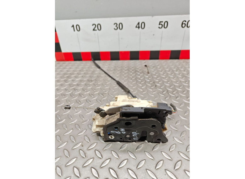 Замок двери передней правой к Seat Leon, 2008г.