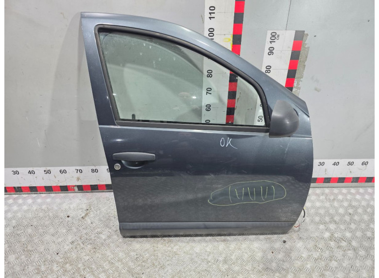 Дверь передняя правая к Dacia Sandero, 2011г.