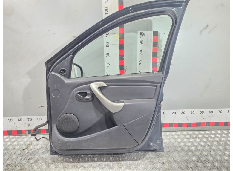 Дверь передняя правая к Dacia Sandero, 2011г.