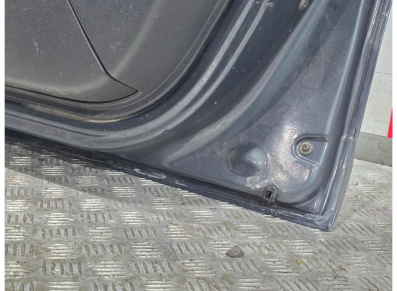 Дверь передняя правая к Dacia Sandero, 2011г.