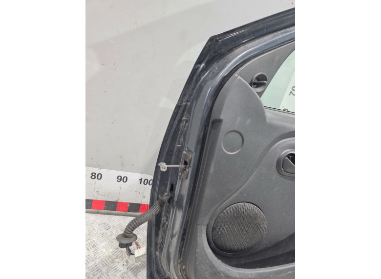 Дверь передняя правая к Dacia Sandero, 2011г.