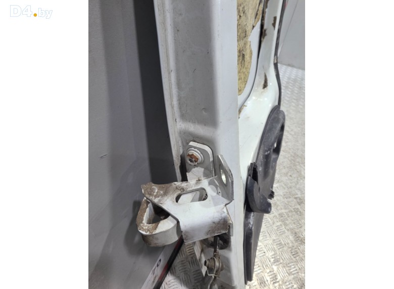 Петля двери задней правой к Dacia Logan 2008 г.