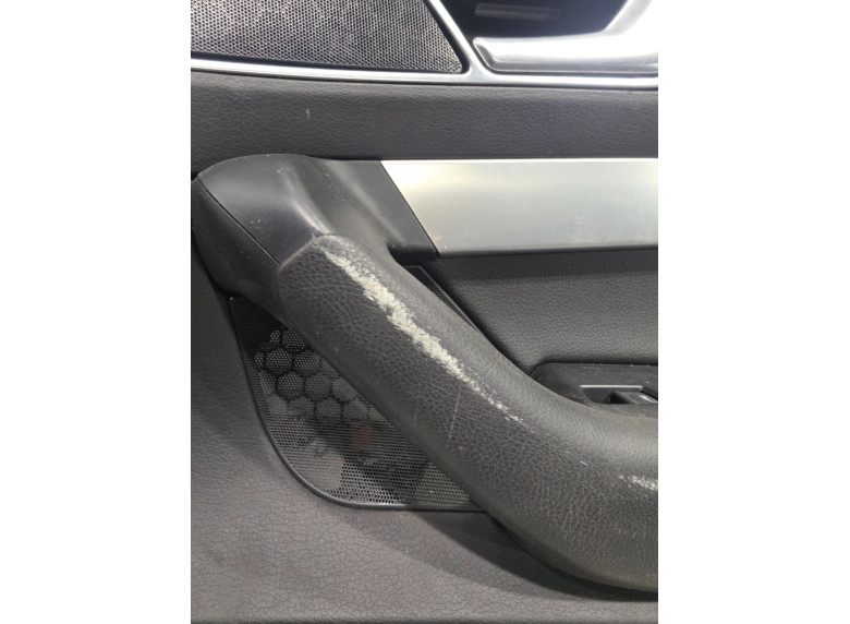 Обшивка двери передней правой (дверная карта) к Audi A6, 2006г.