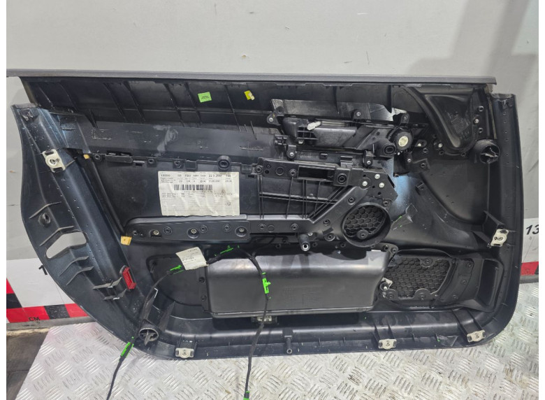 Обшивка двери передней правой (дверная карта) к Audi A6, 2006г.