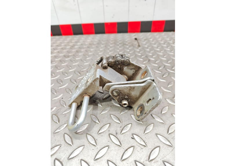 Петля двери передней левой к Seat Leon, 2008г.