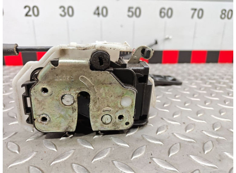 Замок двери передней правой к Alfa Romeo 159, 2007г.