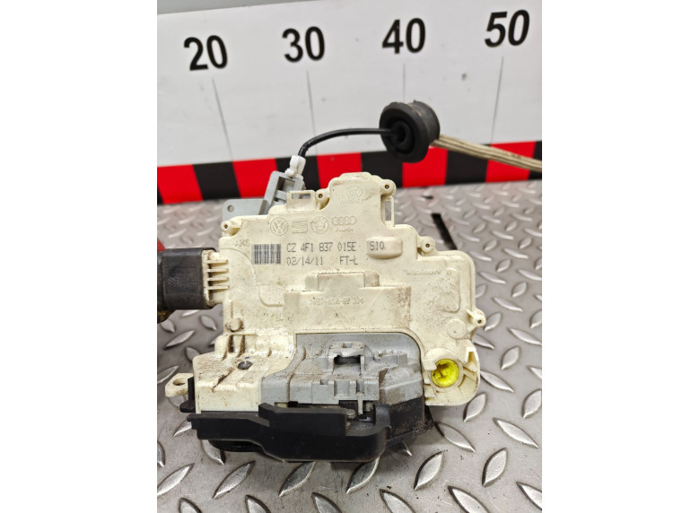 Замок двери передней левой к Audi A6, 2011г.