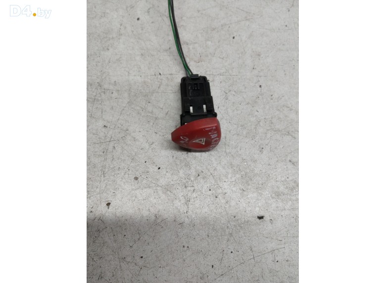 Кнопка аварийной сигнализации к Renault Laguna 2005 г.