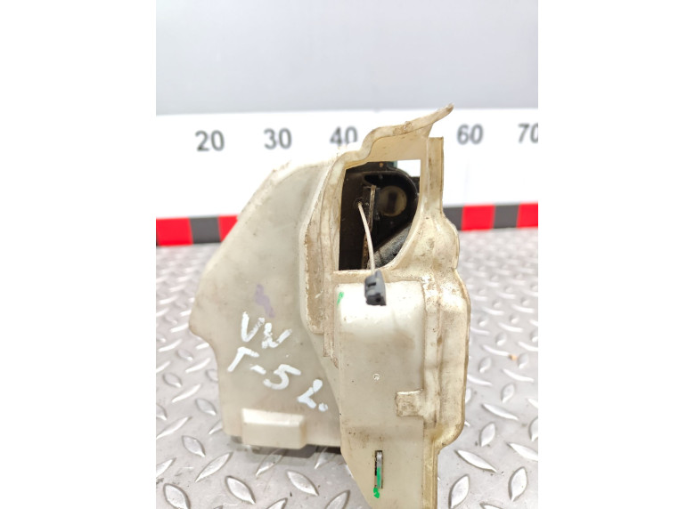 Замок двери передней левой к Volkswagen Golf, 2005г.