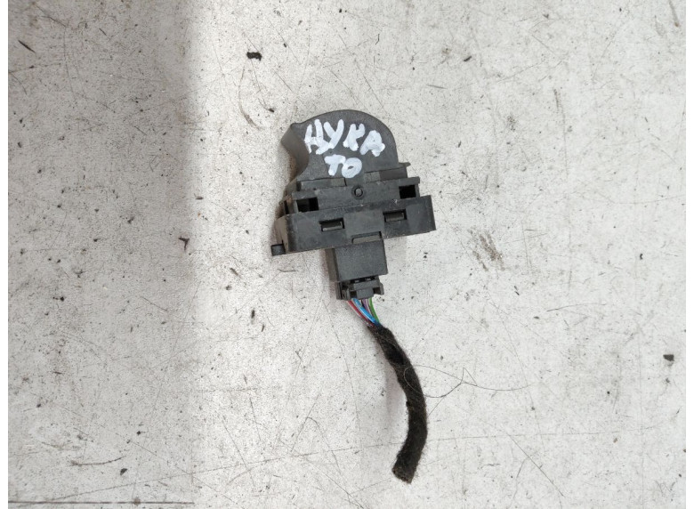 Кнопка стеклоподъемника переднего правого к Peugeot Boxer, 2007г.