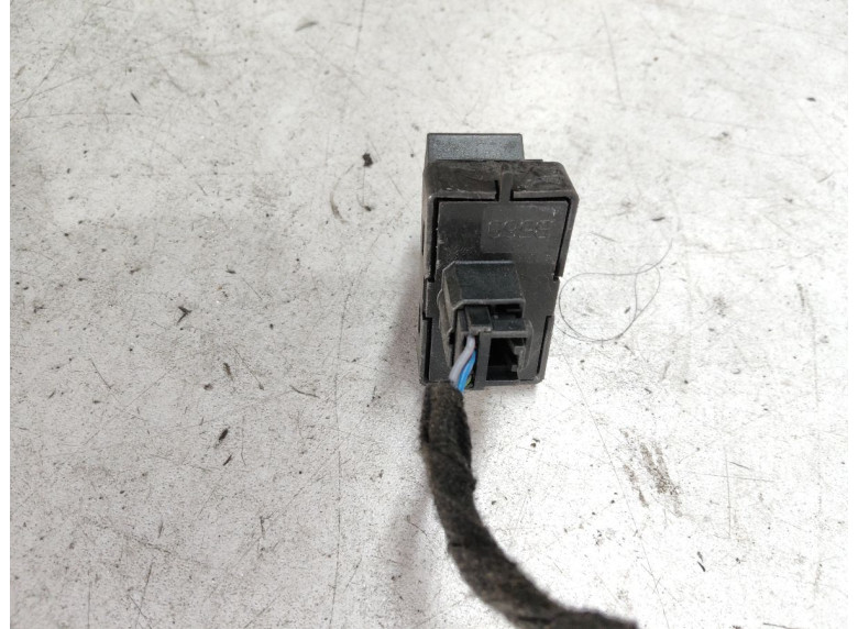 Кнопка стеклоподъемника переднего правого к Peugeot Boxer, 2007г.