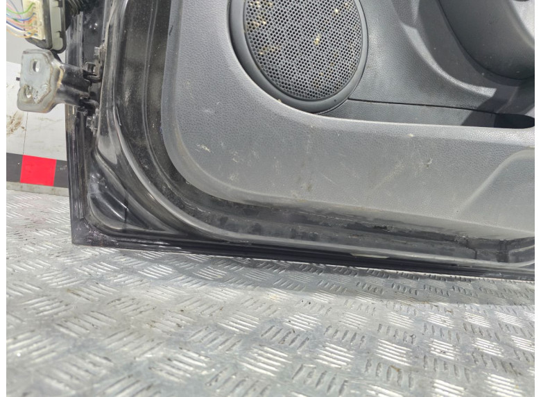 Дверь передняя правая к Dacia Logan, 2015г.