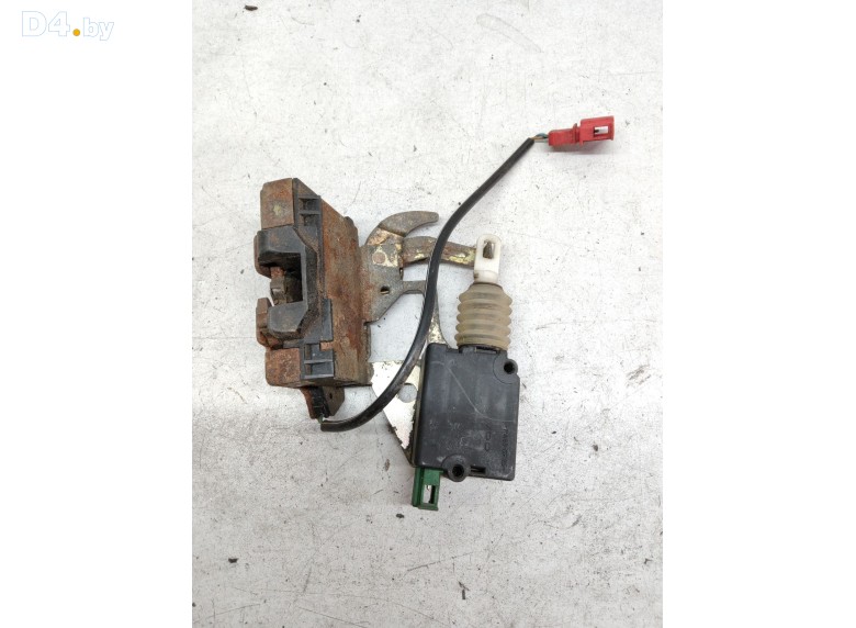 Замок багажника к Volkswagen Sharan 2003 г.