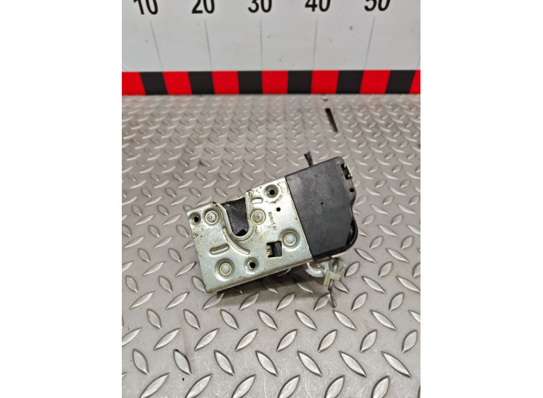Замок двери передней правой к Citroen C5, 2006г.