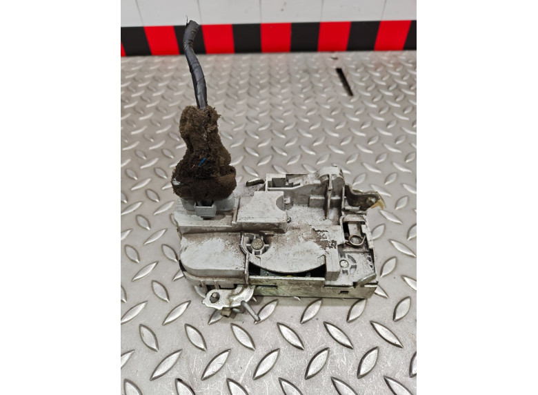 Замок двери передней правой к Citroen C5, 2006г.