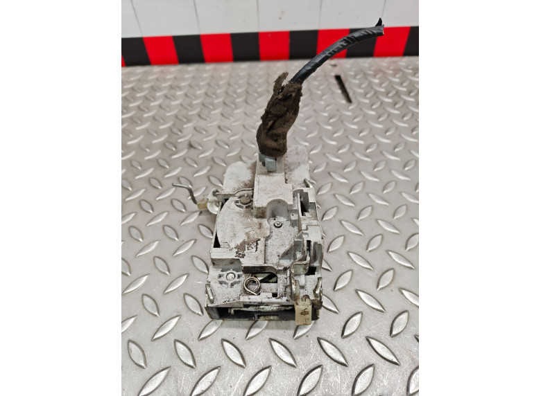 Замок двери передней правой к Citroen C5, 2006г.