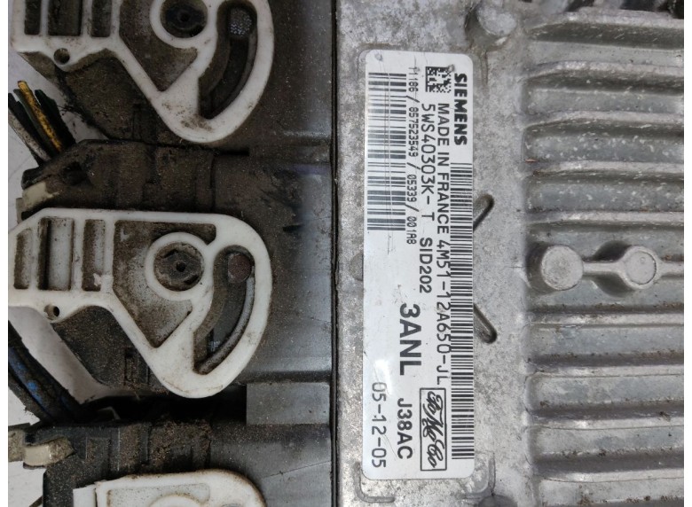 Блок управления двигателем к Блок управления двигателем к Ford Focus 2005 г. Focus