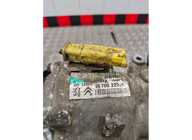 Компрессор кондиционера к Citroen C5, 2010г.