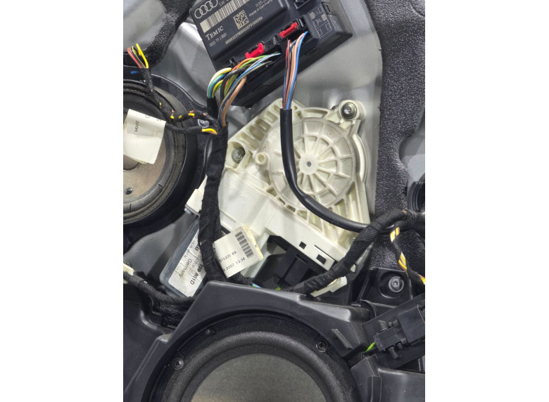 Стеклоподъемник электрический передний левый к Audi A6, 2006г.