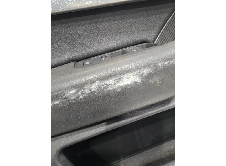 Обшивка двери передней левой (дверная карта) к Audi A6, 2006г.