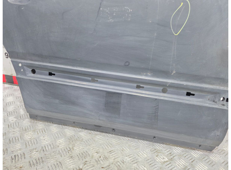 Дверь задняя правая к Audi A6, 1995г.