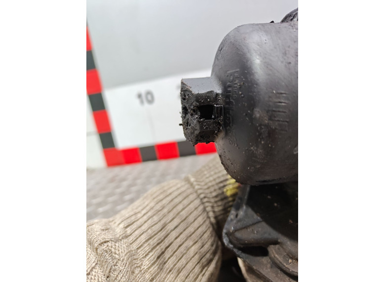 Корпус масляного фильтра к Ford Transit, 2007г.