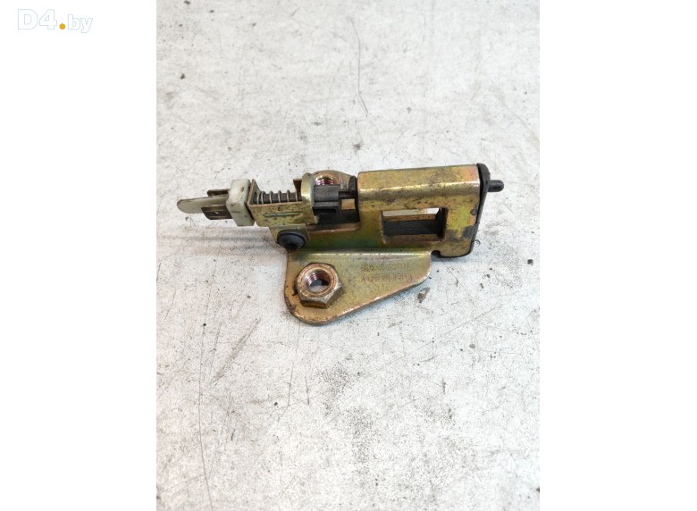 Ответная часть замка багажника к Volkswagen Transporter 1998 г.