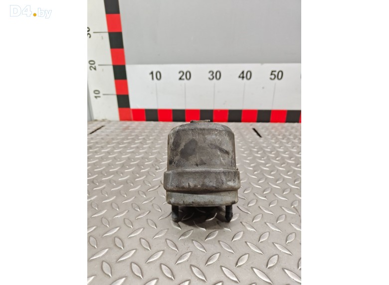 Подушка крепления двигателя к Volkswagen Transporter 2000 г.