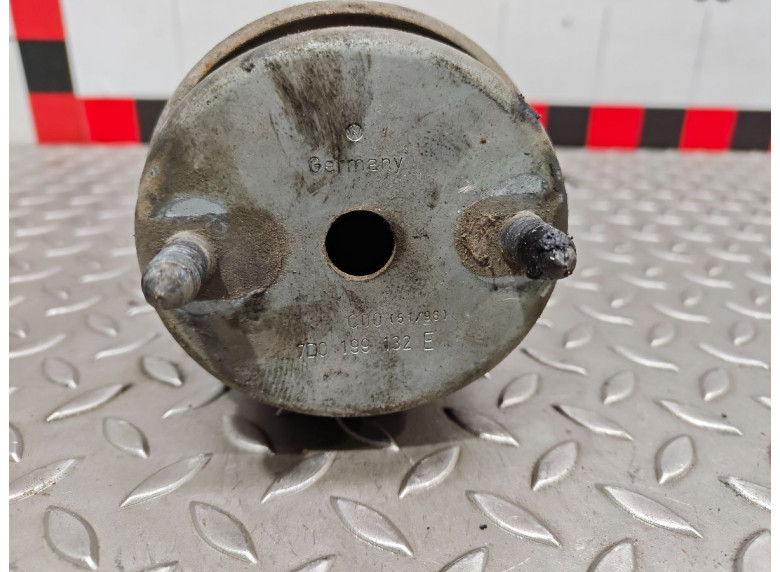 Подушка крепления двигателя к Volkswagen Transporter, 2000г.