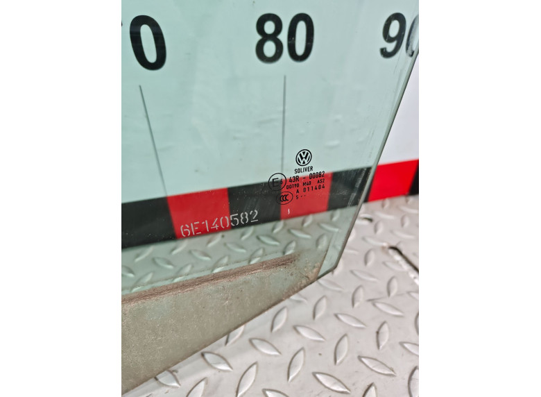 Стекло двери передней левой к Volkswagen Passat, 2005г.