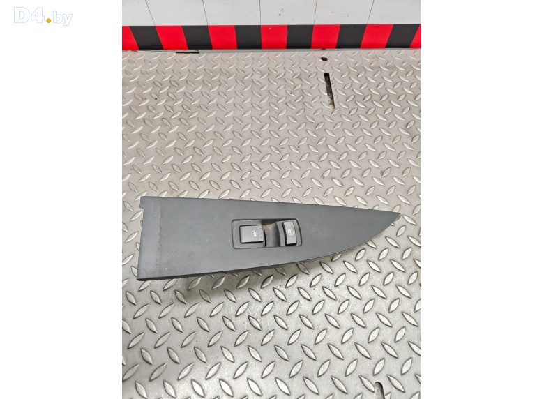 Кнопка стеклоподъемника переднего правого к SsangYong Kyron 2008 г.