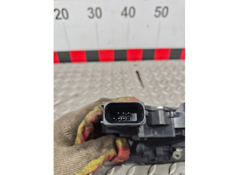 Замок двери сдвижной к Замок двери сдвижной к Peugeot Boxer 2008 г. Boxer