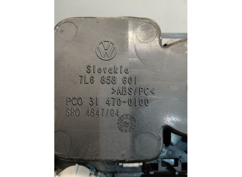 Консоль салона (кулисная часть) к Volkswagen Touareg, 2003г.