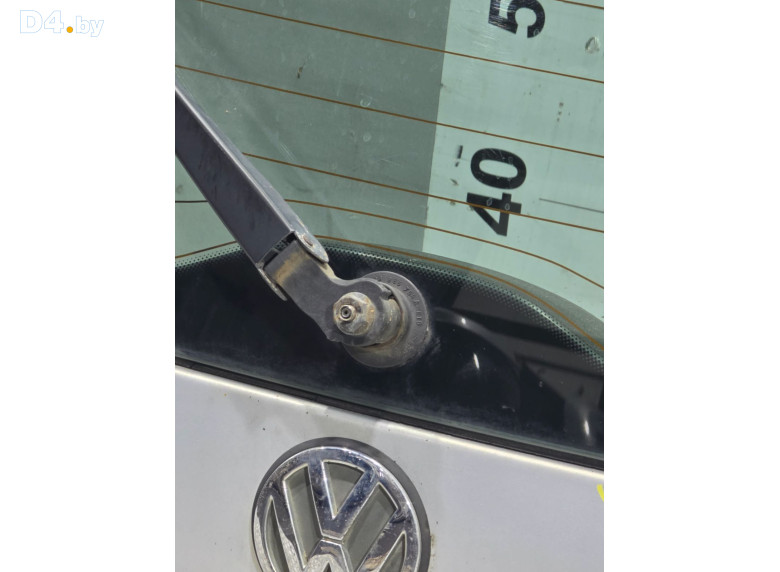 Моторчик заднего стеклоочистителя (дворника) к Volkswagen Passat 1998 г.
