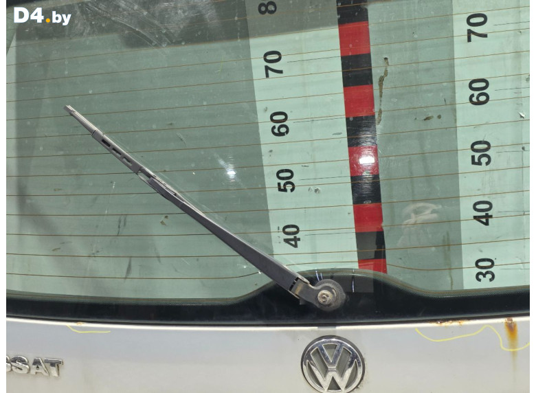 Щеткодержатель задний к Volkswagen Passat 1998 г.