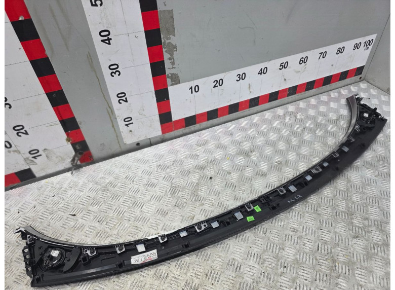 Накладка декоративная на торпедо к Audi A6, 2013г.