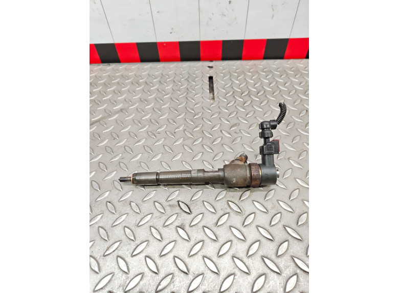 Форсунка к Opel Astra, 2011г.