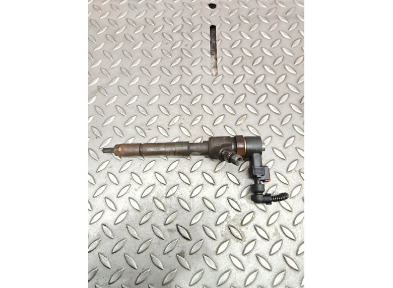 Форсунка к Opel Astra, 2011г.