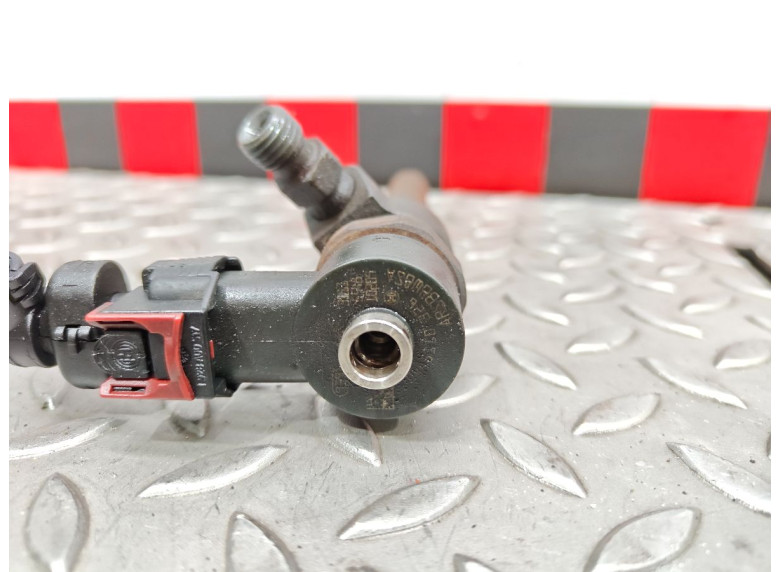 Форсунка к Opel Astra, 2011г.