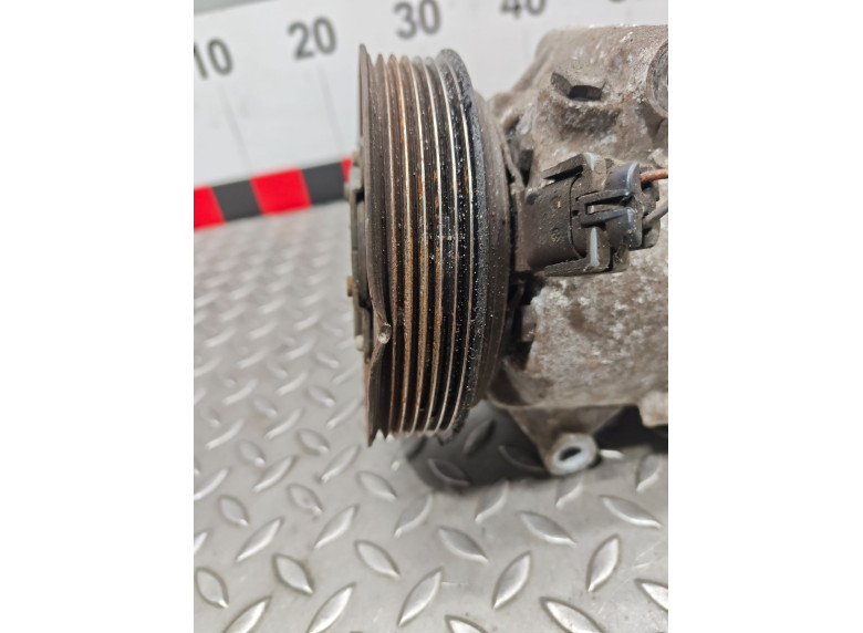 Компрессор кондиционера к Renault Megane, 2004г.