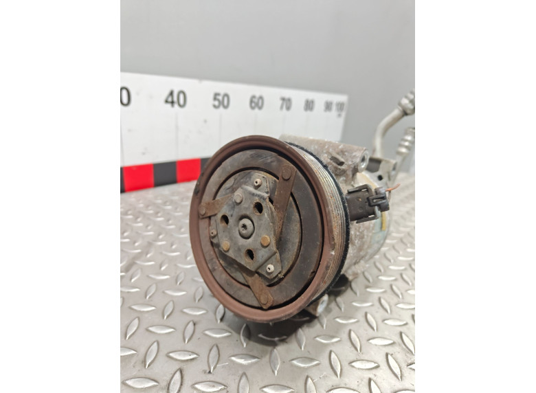 Компрессор кондиционера к Renault Megane, 2004г.