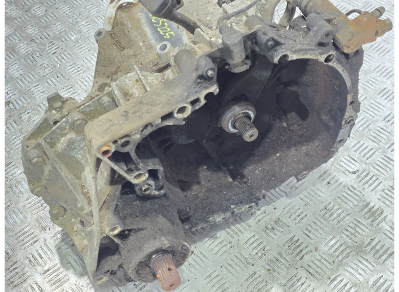 КПП механическая (МКПП) к КПП механическая (МКПП) к Volvo V40 1999 г. V40