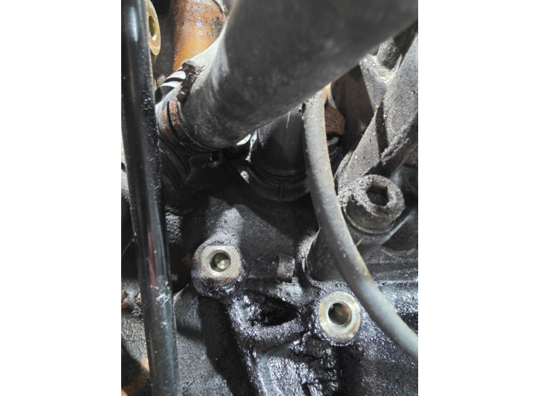 Маслоотделитель (сапун) к Audi A6, 1995г.