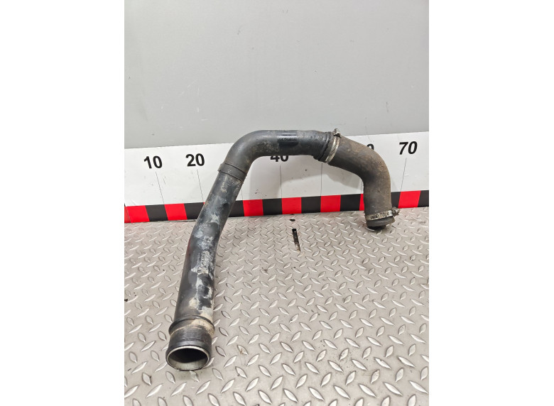 Патрубок интеркулера к Volvo V40, 1999г.