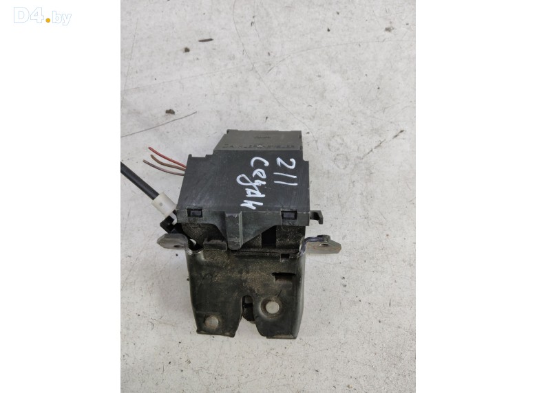 Замок багажника к Mercedes EW211 2003 г.