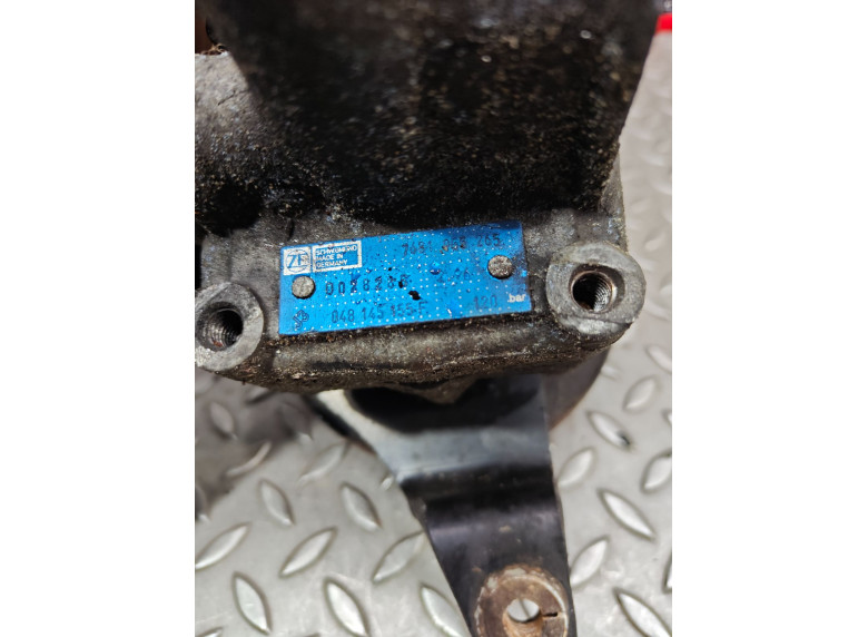 Насос гидроусилителя руля к Audi A6, 1995г.