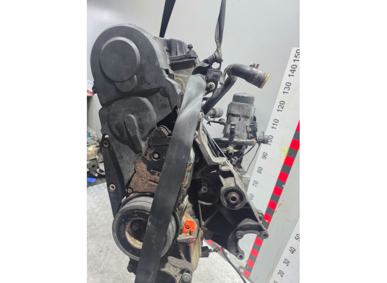 Двигатель к Volkswagen Passat, 2002г.