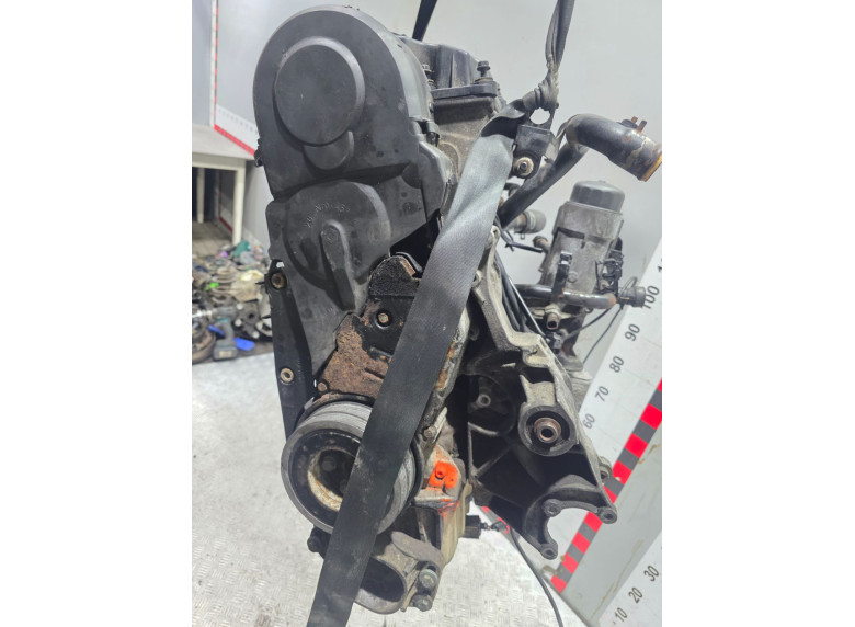 Двигатель к Volkswagen Passat, 2002г.